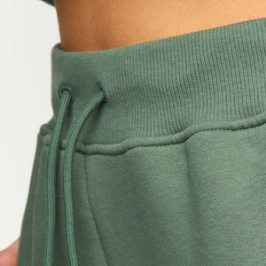 Pantalons de survêtement d'hiver pour femmes en gros Pantalons de survêtement teints en vert avec taille élastique et cordon de serrage - Product Image 4