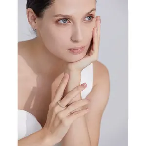 Anillo Elegante con Perlas de Imitación Chapado en Oro de 18K - Product Image 5