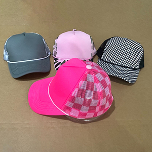 Chapeau de camionneur tricolore à impression personnalisée à 5 panneaux, chapeaux de camionneur en mousse avec logo personnaliséFabriqué par l'industrie RAM - Product Image 2