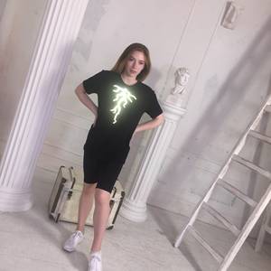 เสื้อยืดผ้าฝ้าย100% โอเวอร์ไซส์สำหรับผู้ชายเสื้อยืดพิมพ์ลายหน้าจอแบบกำหนดเองไฟกลางคืนเรืองแสงทันสมัย - Product Image 4