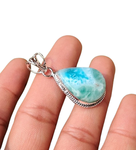 Colgante de estilo bohemio de Plata de Ley 925, joyería de piedras preciosas Larimar hecha a mano para mujer, regalo de tendencia chapado en rodio para mamá - Product Image 1