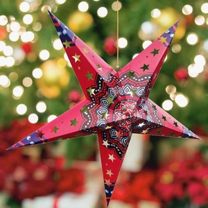 Linterna de estrella de papel de colores surtidos Lámpara de estrella colorida para decorar su hogar en esta celebración de Navidad y Año Nuevo. - Product Image 4