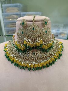 Ensemble de collier en mehendi avec maang tikka, bijoux traditionnels indiens pour les mariages, toute couleur peut être personnalisée, haute qualité - Product Image 3