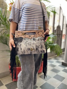 Nuevo diseño Sling, superventas, bolsos para mujer, bolso de cuero mecanizado a mano, bolso de cuero de vaca Real con flecos, bolsos bohemios tallados - Product Image 5