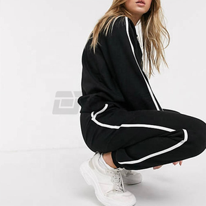 Nuevo conjunto de chándal de ropa de calle Unisex, sudadera con rayas laterales blancas y pantalones de chándal para correr, ropa deportiva informal para hombres y mujeres - Product Image 2