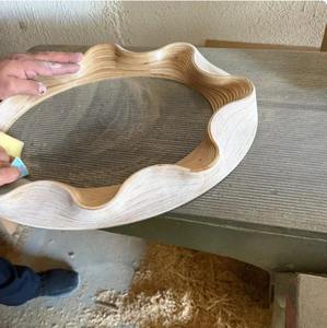 Miroir mural en bois de noyer massif fait à la main, écologique, léger, design Art Déco, forme compacte, prix abordable - Product Image 3