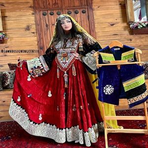 Nuevos últimos vestidos KUCHI afganos bordados a mano para mujer en tarifa al por mayor mejor para vestidos de boda y fiesta para invierno - Product Image 1