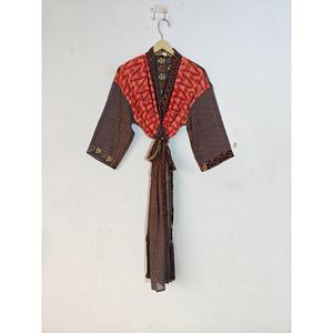 Robe Kimono Sari en soie recyclée de luxe pour femmes Peignoir ouvert de style indien Vêtements de nuit Robe de nuit Kimono d'été thermique pour elle - Product Image 1