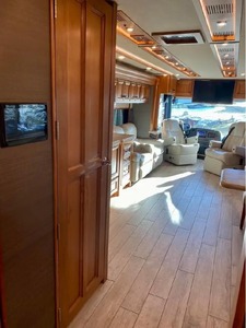 Autocaravana Tiffin A-L-L-E-G-R-O BUS 40IP 605HP del año 2020, lista para la venta y entrega a nivel mundial. - Product Image 2