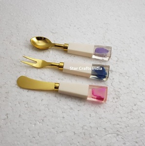 304 acier inoxydable et poignée en résine hôtel Western couverts ensemble cuillère couteau fourchette cuillère à thé rétro Relief - Product Image 5