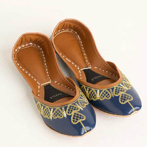 Chaussures de mode pour femmes de haute qualité, marque privée, Khussa, antidérapantes, haute performance, semelle en cuir, options personnalisables - Product Image 1