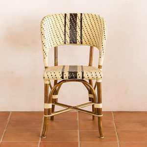 Muebles modernos de ratán con materiales sostenibles y ecológicos - Product Image 4