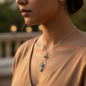 Pendentif artisanal en argent sterling 925 hypoallergénique pour femme, avec pierres précieuses turquoise et vertes, style religieux et cristal - Product Image 2
