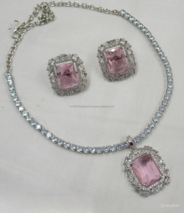 Ensemble de bijoux de mariée en diamant américain classique Collier et boucles d'oreilles en deux pièces pour mariage Style classique à la mode - Product Image 1