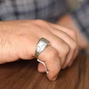 Anillo de hombre con sello cuadrado de plata de ley 925, pulido y liso |   Joyería Turca Personalizable - Product Image 1