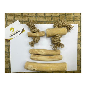 Palo masticable de madera de café duradero para mascotas, juguete de dentición seguro para cachorros y gatitos, solución de limpieza dental y comportamiento de mordida - Product Image 3