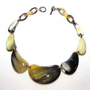 Collar de joyería de cuerno de búfalo para mujer, cadenas de oro con perla, elegante collar de cuerno de búfalo de artesanía creciente - Product Image 1