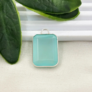 Colgante de Calcedonia Agua con Corte Esmeralda de 20x15mm, Forma Octogonal, Plata de Ley 925, Joyería de Calcedonia Agua de la India - Product Image 1