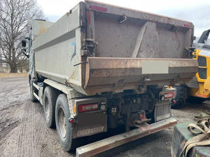 Camión Usado Volvo FH 16 650 Tipper 2015, Euro 2, Diésel, Manual, 4x2, Ligero, Peso Bruto Vehicular 7.5T, Volante a la Izquierda, Vehículo Comercial Nuevo, Volquete Trasero - Product Image 4