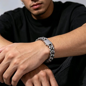Collier <span class=keywords><strong>Miami</strong></span> Cuban à fermoir à ressort 6mm 8mm 10mm 12mm en acier inoxydable 316L, gravure laser de logo personnalisé, chaîne inaltérable pour homme - Product Image 3