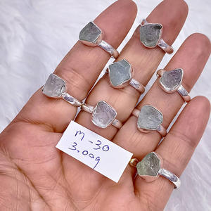 แหวนเงินแท้ 925 ทำมือ ประดับพลอยอะมีทิสต์สีเขียวดิบ สำหรับผู้หญิง - Product Image 1