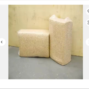 Ropa de cama de virutas de madera de pino seca para caballos y polvo de aserrín de granja avícola de madera natural - Product Image 1