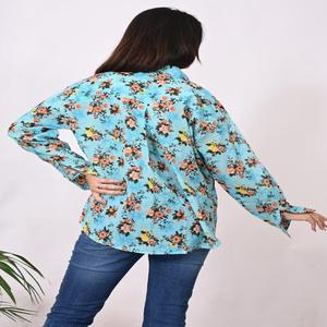 เสื้อเบลาส์เทอร์ควอยซ์สำหรับผู้หญิงเสื้อโอเวอร์ไซส์พิมพ์ลายดอกไม้ - Product Image 5