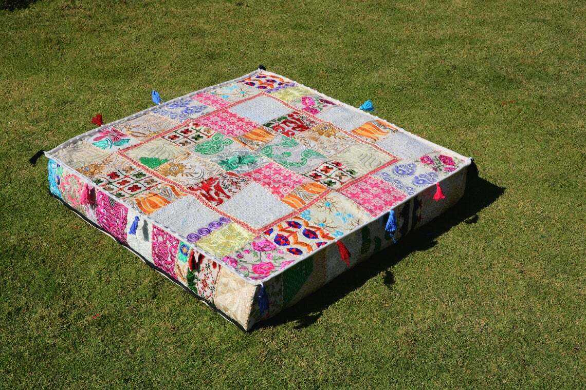 Comme montrent dans l'image