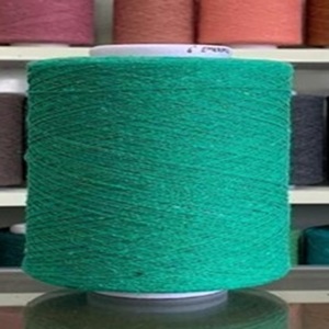 เส้นด้ายฝ้ายโพลีเอสเตอร์ผสมและเส้นด้ายฝ้ายรีไซเคิลแบบบิดสูงสำหรับทอ - Product Image 1