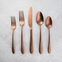 Ensemble de couverts en acier inoxydable au design vintage élégant, écologique, résistant à la rouille, pour les mariages et les événements, utilisation moderne et haut de gamme