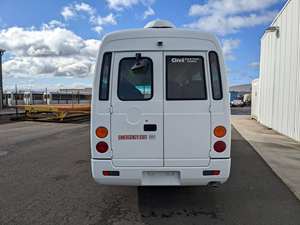 Berline automatique d'occasion 2021-2022 à 5 places, conduite à gauche, transmission intégrale, intérieur cuir foncé, pneus R18, intérieur clair, 4.5L Euro IV - Product Image 2