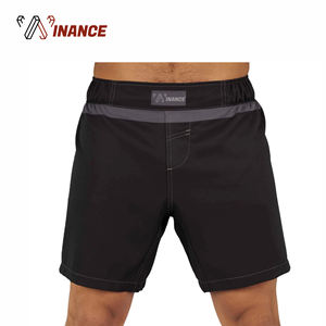 Short de boxe MMA pour hommes pour adultes Logo personnalisé en polyester et élasthanne conçu pour le combat et l'entraînement Service OEM disponible - Product Image 4