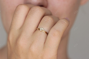 Anillo de oro amarillo de 18 quilates con diamantes de imitación para mujer, sortija, oro de 18 quilates, estilo clásico, aniversario - Product Image 5