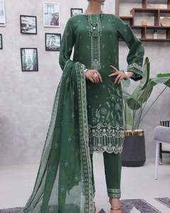 SSumaira Collection Chemise Chikankari imprimée numérique exclusive avec une belle Dupatta - Product Image 4