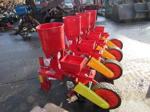Achetez une machine à planter du maïs à 4 rangs, semoir universel pour maïs, machine à semer le maïs à vendre - Product Image 6