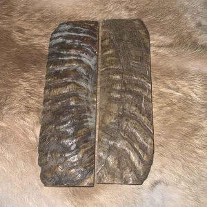 Placas de Cuero de Búfalo Hechas a Mano, Color Natural Prensado, Modernas y Ecológicas para Cuchillos, Placas para Arte Coleccionable Saniya - Product Image 2