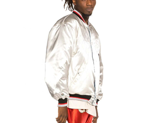 Veste de baseball en satin élégante personnalisée brodée de qualité supérieure pour hommes, modèle universitaire 2025 - Product Image 3