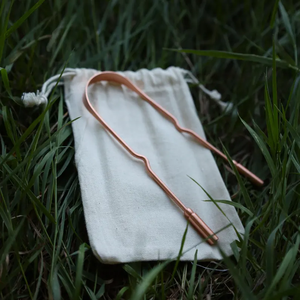 Limpiador de lengua de cobre tradicional pulido, accesorio de bienestar auténtico, equilibrios Doshas desintoxica el sistema de fortalecimiento del cuerpo - Product Image 6