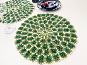 Napperon perlé Chargeur rond fait à la main pour salle à manger de luxe et décor de vacances Pièce unique perlé à la main, napperon, pendaison de crémaillère - Product Image 6