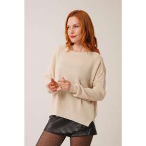 Wholesale for <b>Cream</b> Thessaloniki Knit Sweater with Side Slit Casual <b>Style</b> - Product Image 3