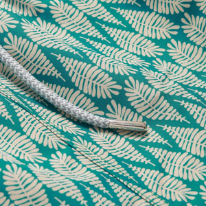 Shorts de bain recyclés pour hommes, motif tropical vert en zigzag, séchage rapide, avec taille élastique et poches à cordon - Product Image 5