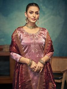 Elegante conjunto de diseño Salwar Kameez para mujer con bordado pesado disponible a precios asequibles de la India - Product Image 3