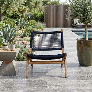 Chaise longue d'extérieur moderne en teck noir avec sangles en corde tressée, écologique et imperméable, durable, pour patio et jardin - Product Image 4