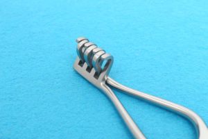 Weitlander Retractor 3x4ทำจากสเตนเลสสตีลเกรดสูงมีปลายแหลมทื่อ130มม. ได้รับการรับรองจาก CE สำหรับการผ่าตัด - Product Image 2