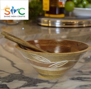 Bol de service sculpté à la main avec cuillères Superbe sculpture de feuilles sur bois de mangue Cadeau idéal - Product Image 3
