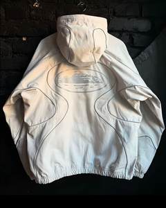 Ensemble coupe-vent réfléchissant 2 pièces en vente en gros Survêtement Style tendance Survêtement léger en nylon surdimensionné avec logo brodé - Product Image 4