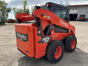 Chargeuse compacte Kubota SSV65 2024-Puissance compacte, levage vertical et performance à usage intensif - Product Image 3