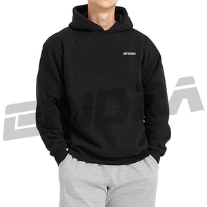 Sweat à capuche noir avec style streetwear moderne, tissu doux et confortable, coupe décontractée, à porter tous les jours pour hommes et femmes, toutes saisons - Product Image 1