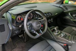 2023 A u d i R8 V10 Performance Coupe AWD faible kilométrage voiture boîte de vitesses automatique direction gauche gaz foncé/état électrique - Product Image 4