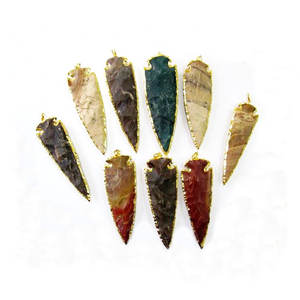 Colgante de borde dorado de punta de flecha de jaspe galvanizado DE LA India - Product Image 1